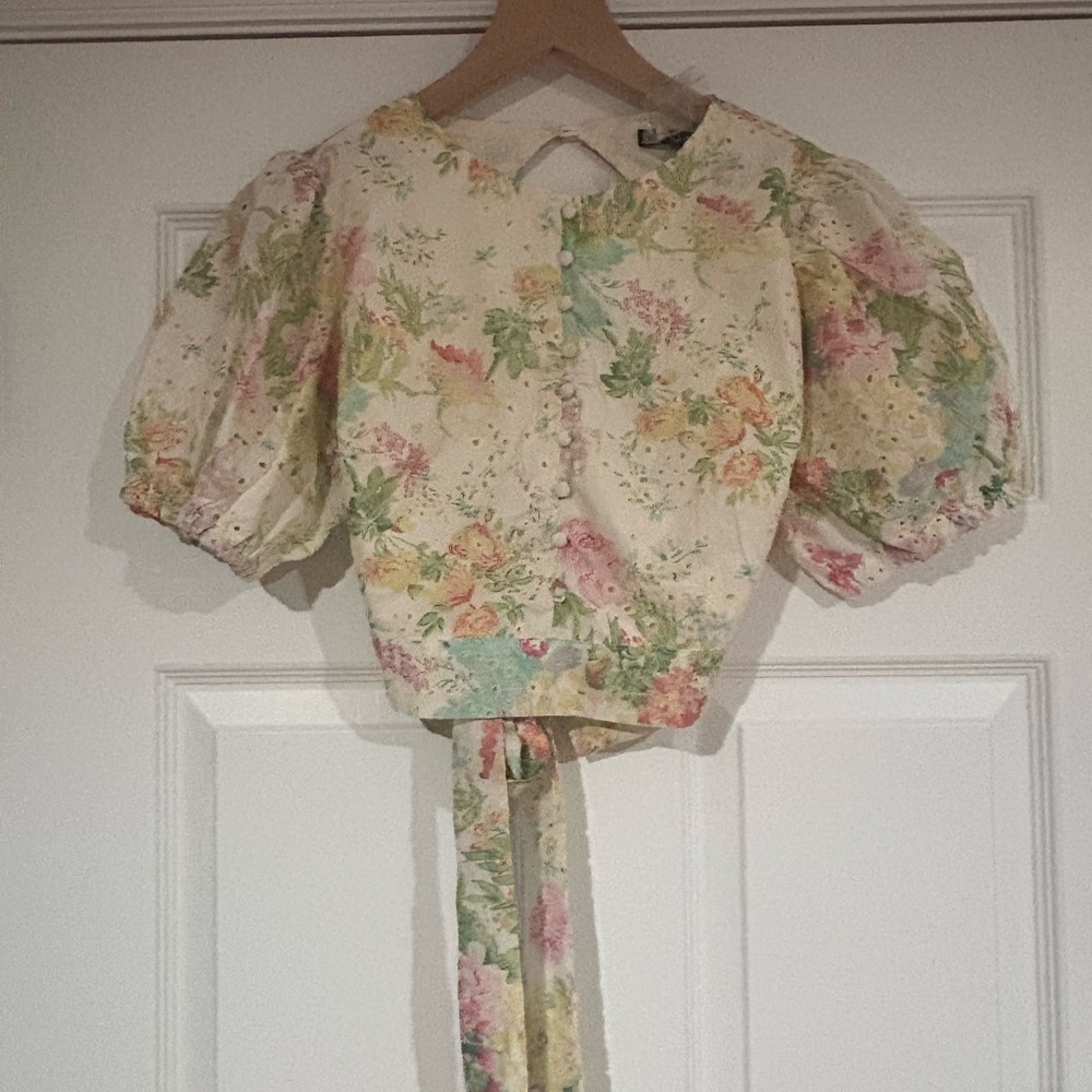 Francesca's Collections Floral Puff Sleeve Blouse